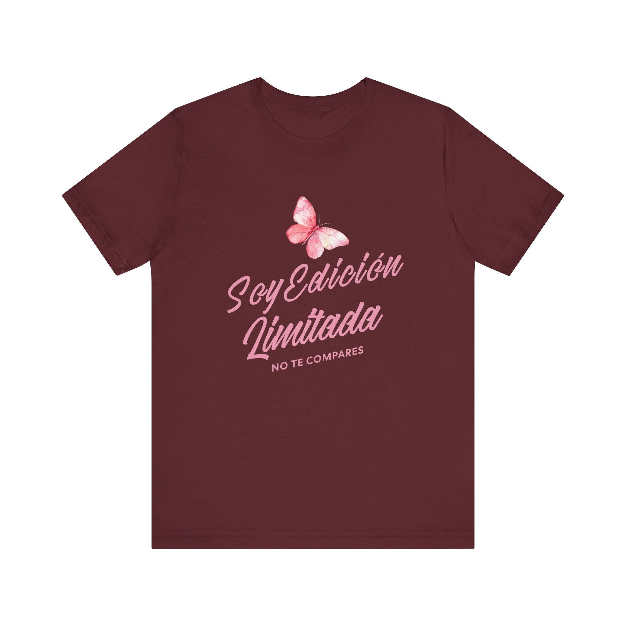 Soy Edición Limitada Tee — Pink Butterfly "No Te Compares" Graphic T-Shirt