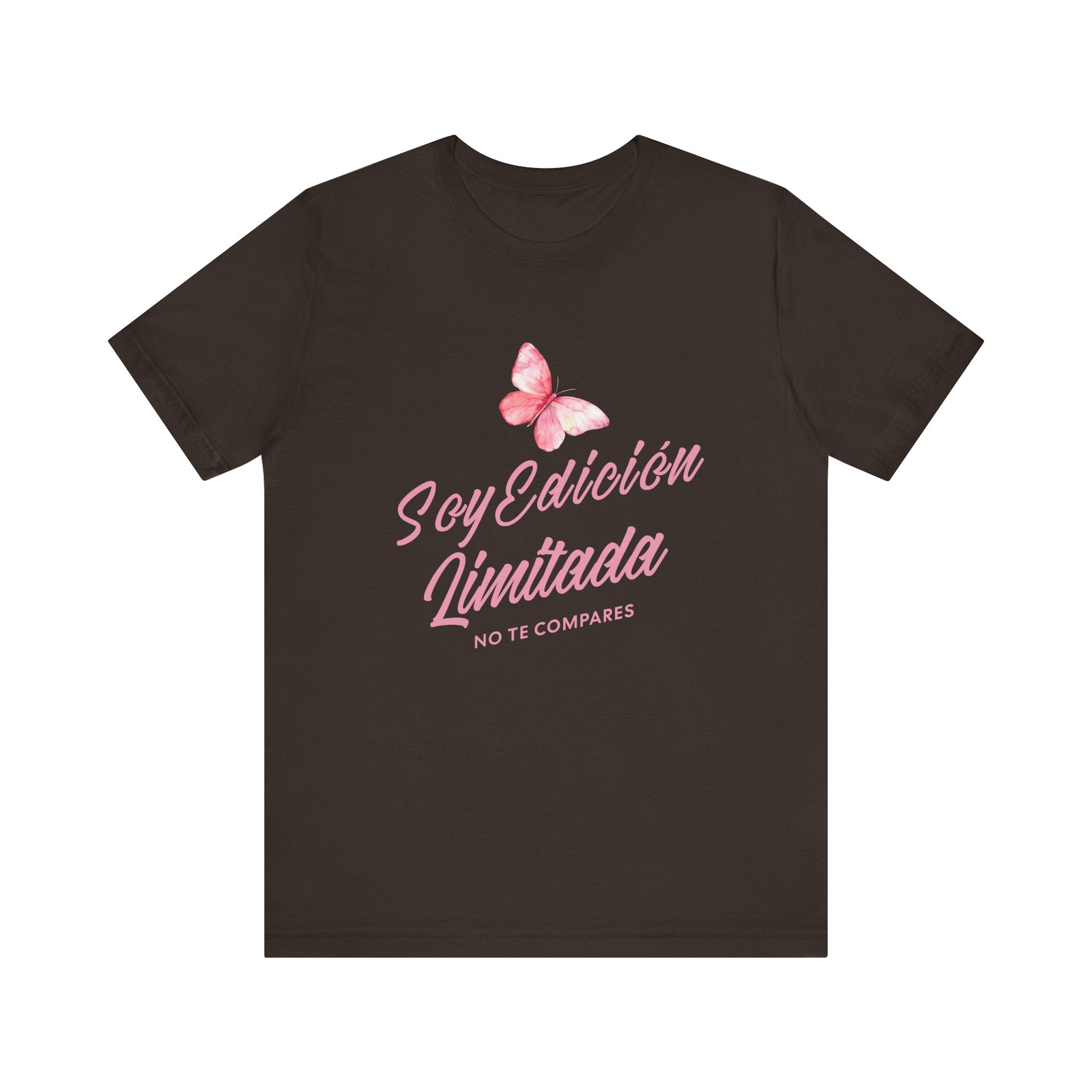 Soy Edición Limitada Tee — Pink Butterfly "No Te Compares" Graphic T-Shirt